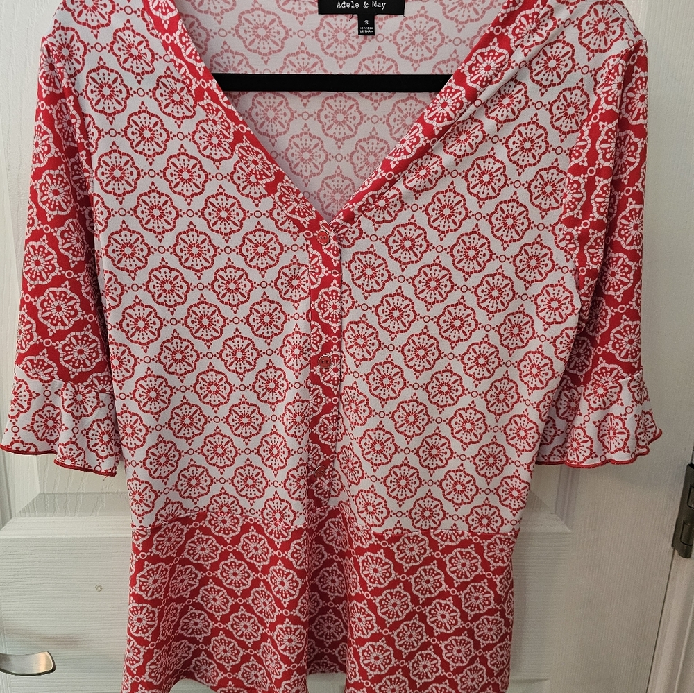 Cute Adele & May Size S Red Pattern Top
